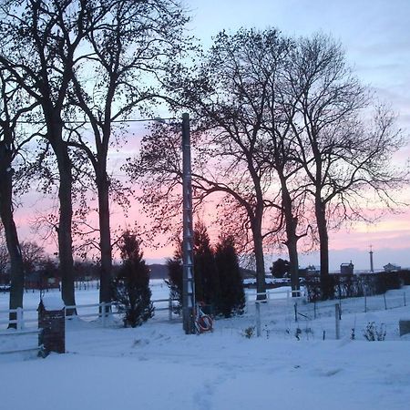 Les Charmilles Bed & Breakfast Auchy-la-Montagne Exterior photo