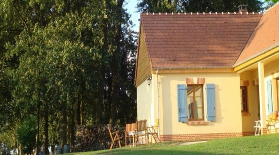 Les Charmilles Bed & Breakfast Auchy-la-Montagne Exterior photo