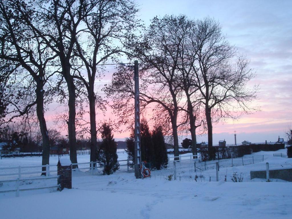 Les Charmilles Bed & Breakfast Auchy-la-Montagne Exterior photo